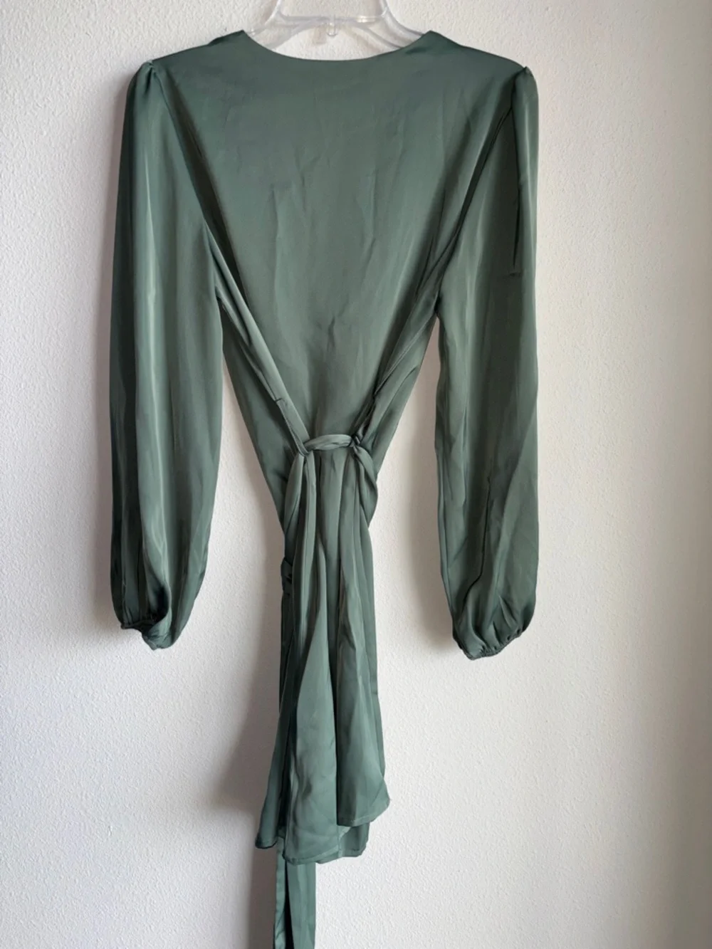 Pretty Garden Green Satin Dress Size Medium - Picture 3 of 6